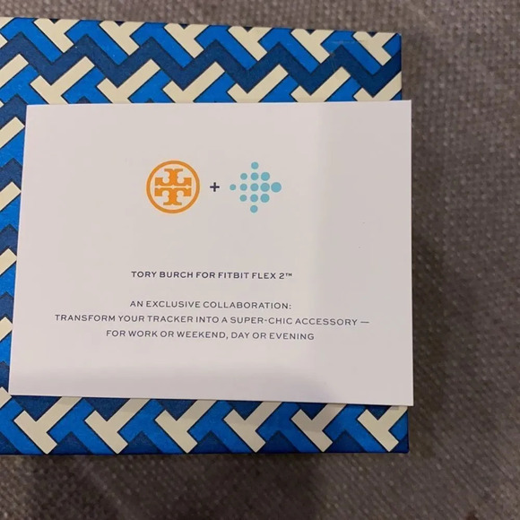 Tory Burch Fitbit Bracelet Box - Picture 4 of 4